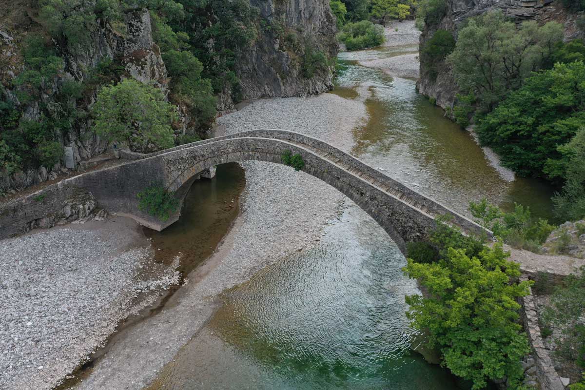 Γέφυρα Αρτοτίβας. Μοναδικό έργο τέχνης και πολιτισμού.