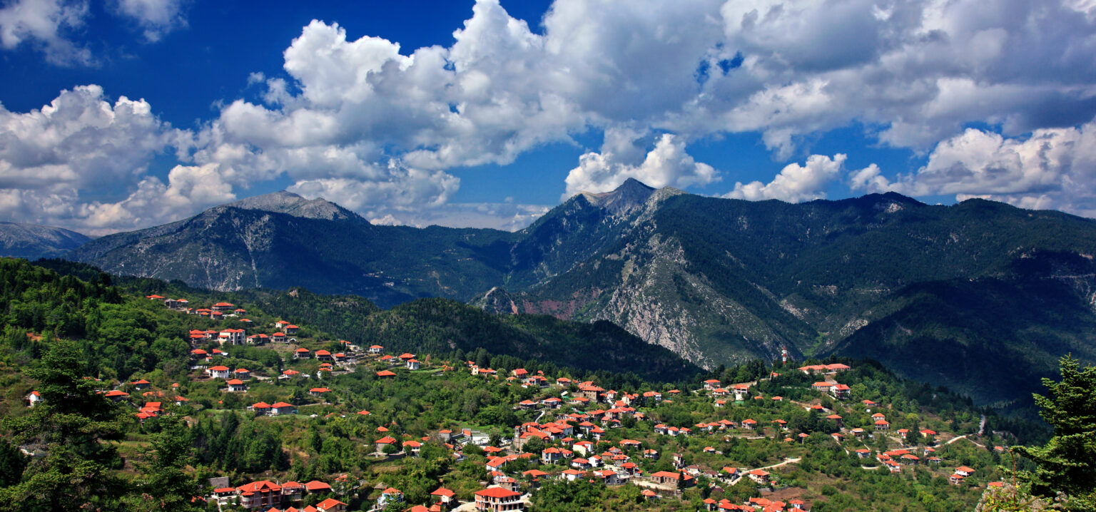 Slow living: Ο Δημήτρης άφησε την Αθήνα για να ζήσει στην Άνω Χώρα Ναυπακτίας