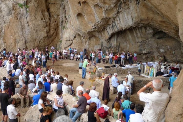 Βαράσοβα: Το Άγιο Όρος της Αιτωλίας