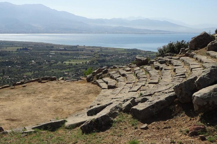 Αρχαίο θέατρο Μακύνειας