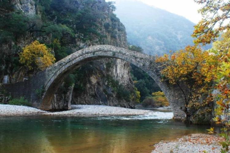 Ορεινή Ναυπακτία: Το μέρος της Ελλάδας με τα πανέμορφα ορεινά χωριά