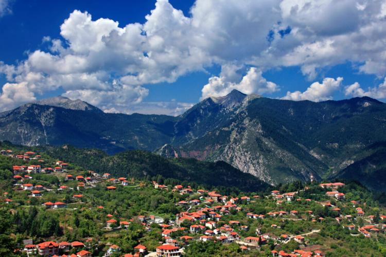 Slow living: Ο Δημήτρης άφησε την Αθήνα για να ζήσει στην Άνω Χώρα Ναυπακτίας