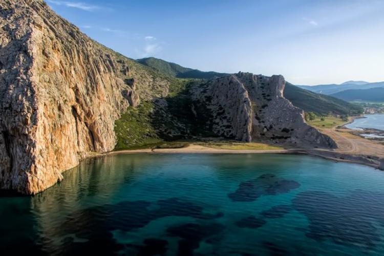 Λιμνοπούλα - Ο "γαλάζιος" παράδεισος της Δυτικής Ελλάδας