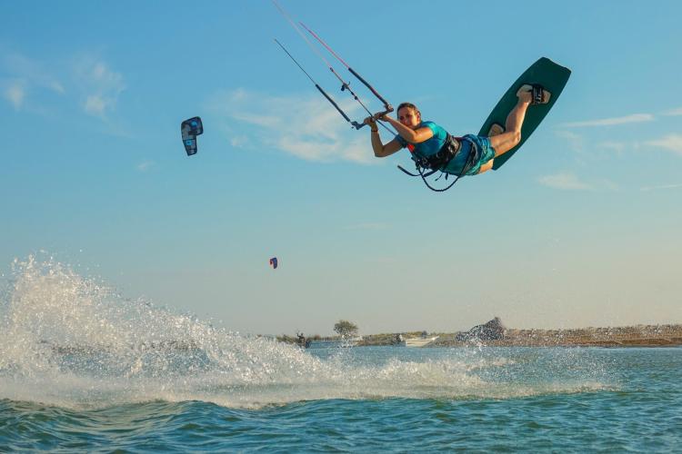 Τα καλύτερα μέρη για kite surf στην Ελλάδα