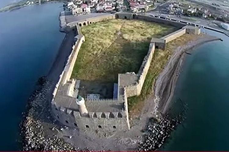 Κάστρο Αντιρρίου ή Καστέλλι της Ρούμελης 
