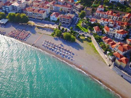 Ναύπακτος, βόλτες εντός και εκτός πόλης. Ένας τόπος για όλους τους μήνες του χρόνου, πανέμορφος, ιστορικός και χαλαρός την ίδια στιγμή.